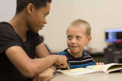 ClubPhotos_MENTOR_H_Teen+Boy_Teaching